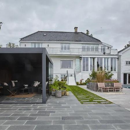 Villaer Big With Panoramic Views, Terrace, Pool, Close To Oslo Sandvika (Baerum)